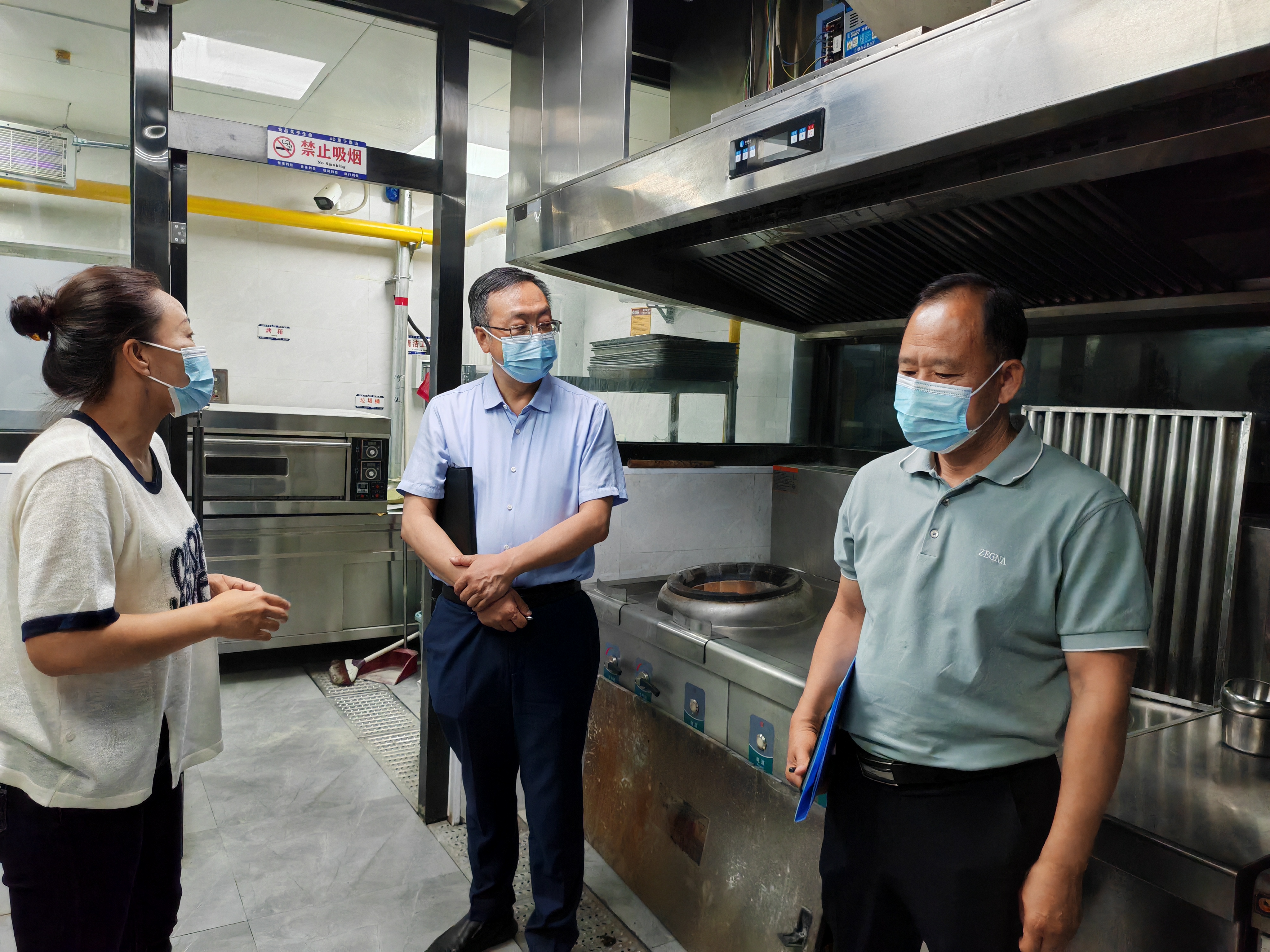 后勤保障处召开“校园餐饮服务提升举措”座谈会